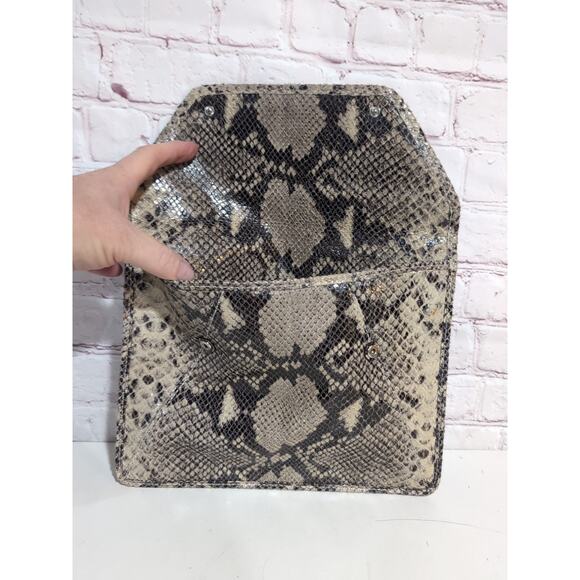 Michael Kors ipad Tablet Laptop Envelope clutch Snakeskin Print Black Tan 8 X 10 - Picture 10 of 11